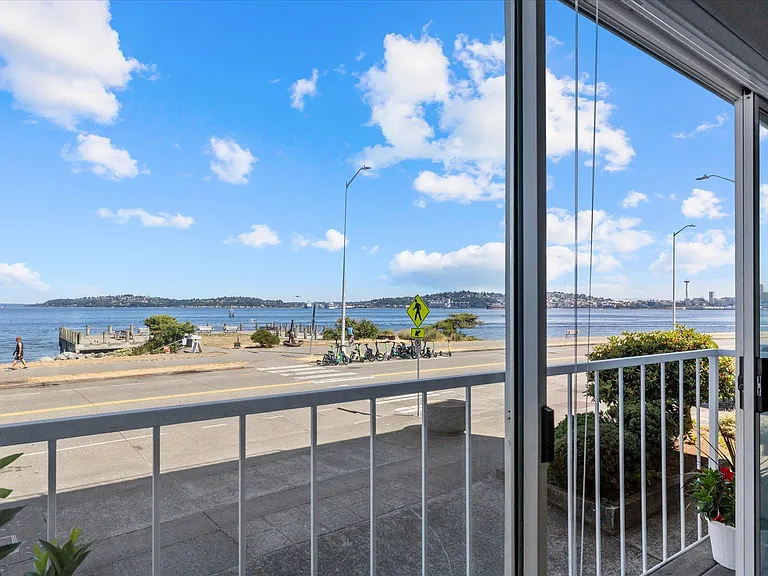 1156 Alki Ave SW — Photo 8