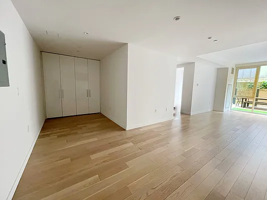 Rented by R New York | media 10