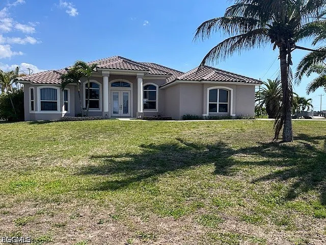 3 bed, 2.0 bath, 2282 sqft, $2,895 — Photo 1