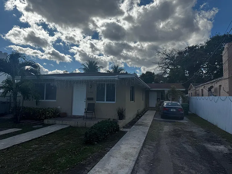 1554 NW 25th Ave — Photo 1