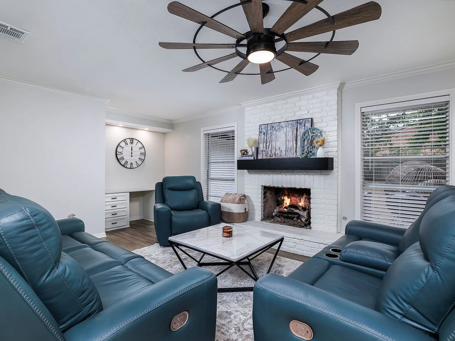 4 bed, 2148 sqft, $5,500 — Photo 2