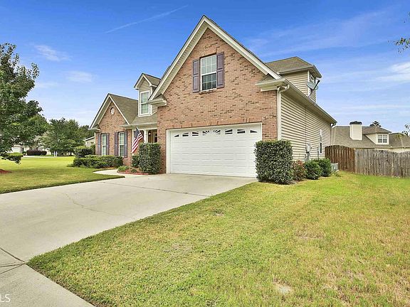 5th image of 555 Millbrook Village Dr
