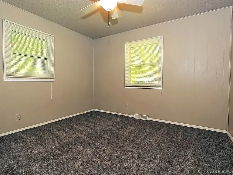 1105 N West End Blvd — Photo 16