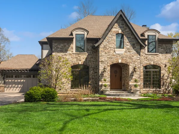 745 S Summit St, Barrington, IL 60010