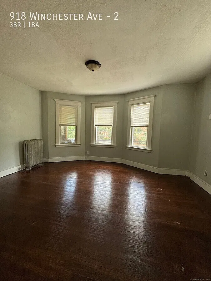 918 Winchester Ave - 2 — Photo 4