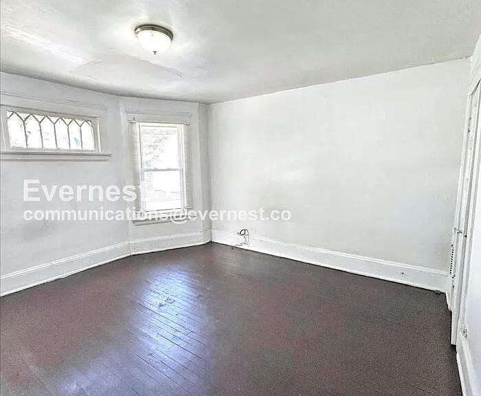 2213 E 82nd St — Photo 19