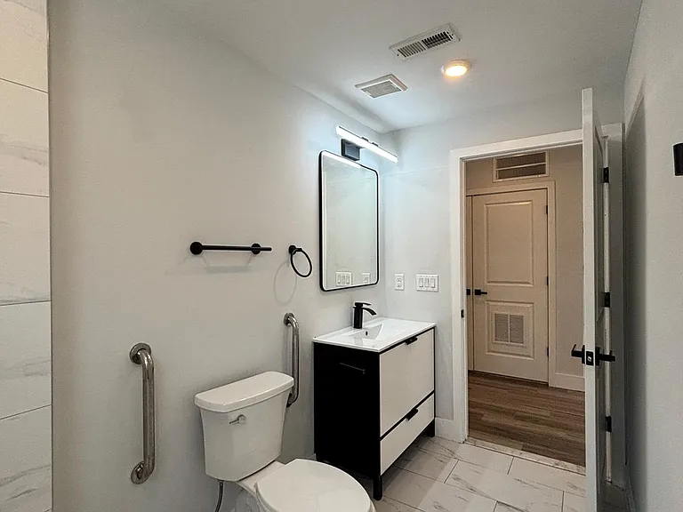 2326 N 9th St #101 — Photo 9