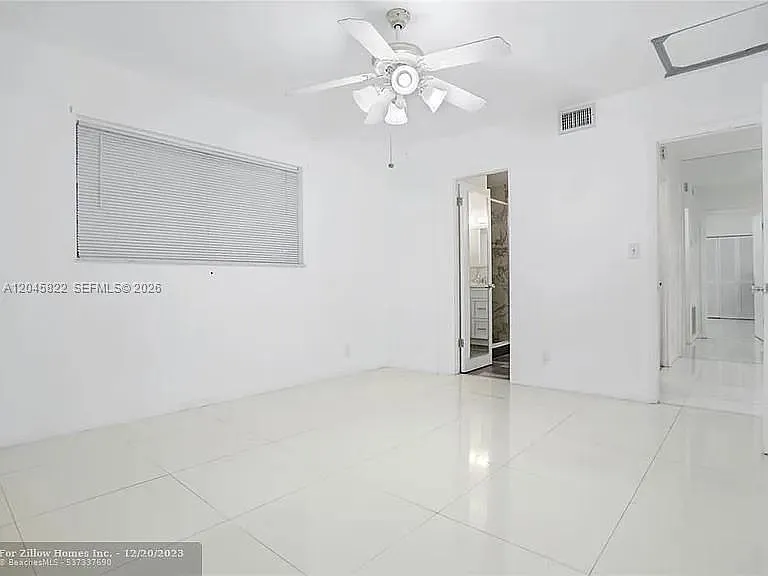 Royal Palm Gardens Condo — Photo 3