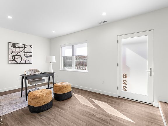 3rd image of 822 7th St