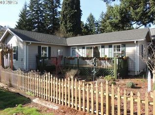 214 Cowing St, Silverton, OR 97381