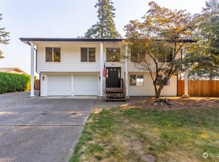 8606 Lynnwood Dr, Lynden, WA 98264