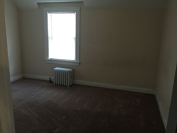 4th image of 1855 Wellesley Dr