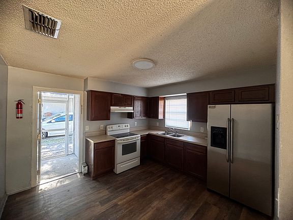 3rd image of 1025 Birchwood Ct APT 2