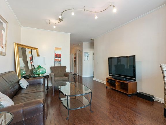 5th image of 600 N Dearborn St APT 803