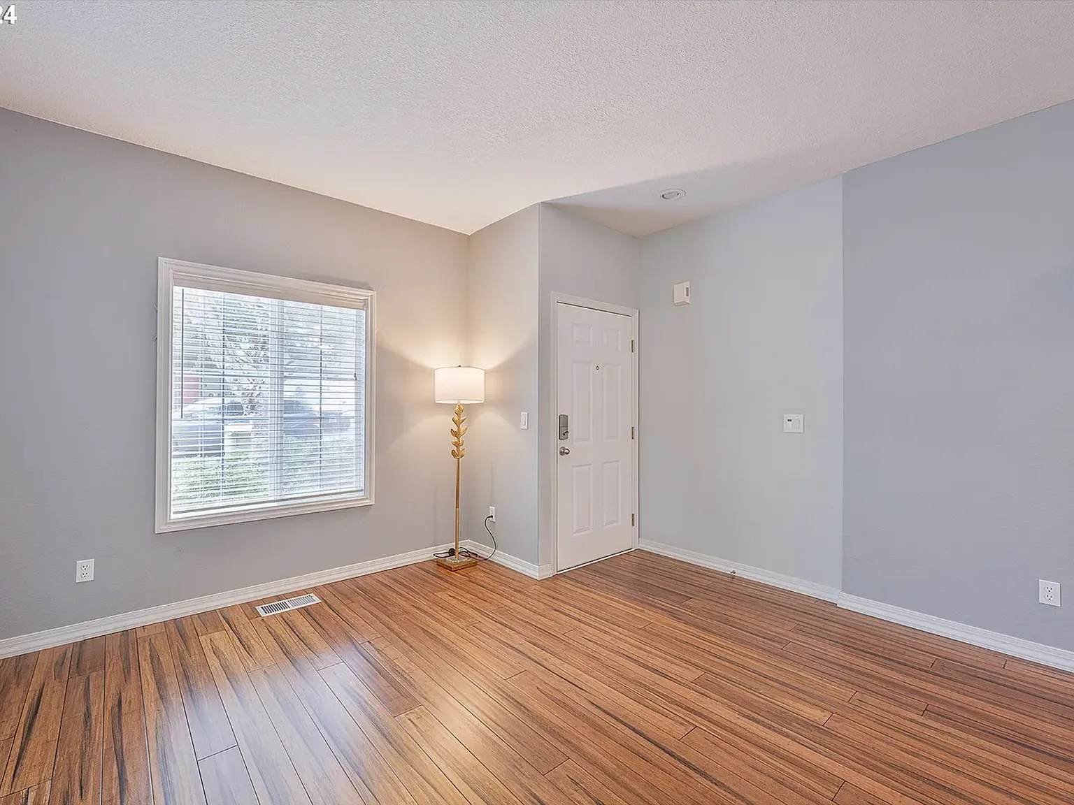 3 bed, 1383 sqft, $2,500 — Photo 3