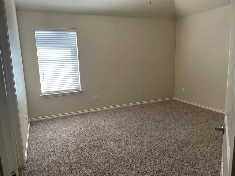332 Kansas Trl — Photo 17