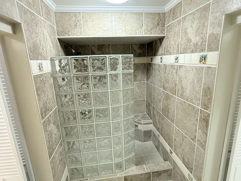 511 Hahaione St #1B — Photo 17