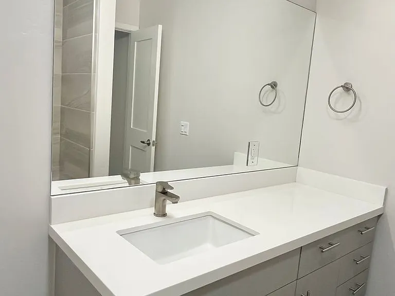 4135 Illinois St — Photo 10