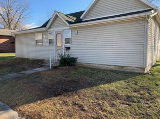 30 W Fillmore Ave, Charleston, IL 61920