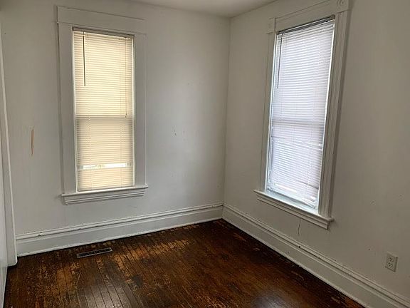 2nd image of 1746 1/2 Center Ave NE
