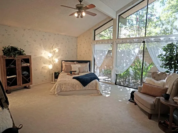 5513 N El Adobe Dr, Fresno, CA 93711