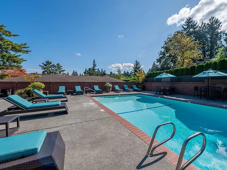 The Regent at Bellevue Way Apartments — Photo 38