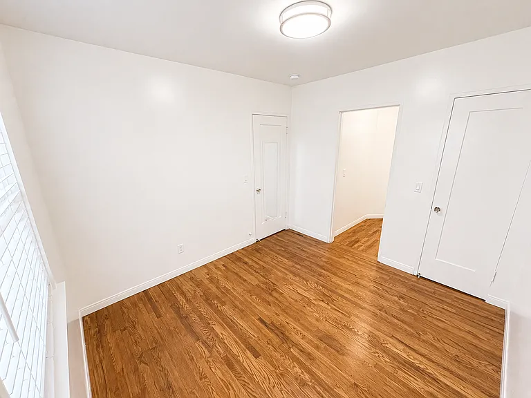 Completely Remodeled Spanish Style Midtown Apartment! Air Conditioning! — Photo 19