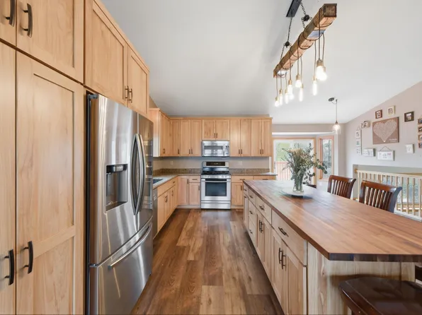 2529 Edinbrook Ter, Minneapolis, MN 55443