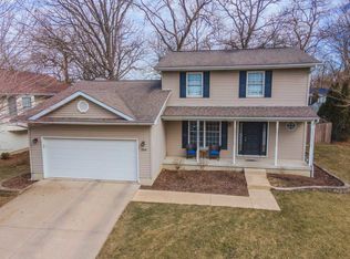 2510 Timber View Dr, Bloomington, IL 61701