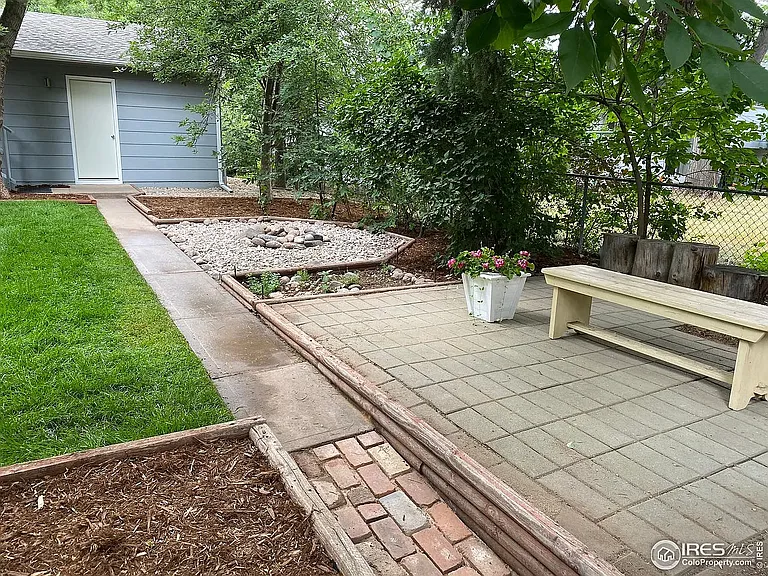 1304 Constitution Ave — Photo 27