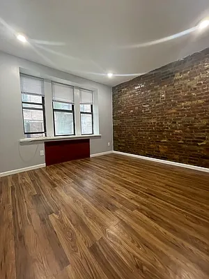 Rented by Candid Listings LLC | media 18