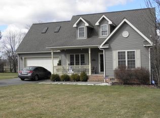 121 Wandering Ln, Beaver, WV 25813