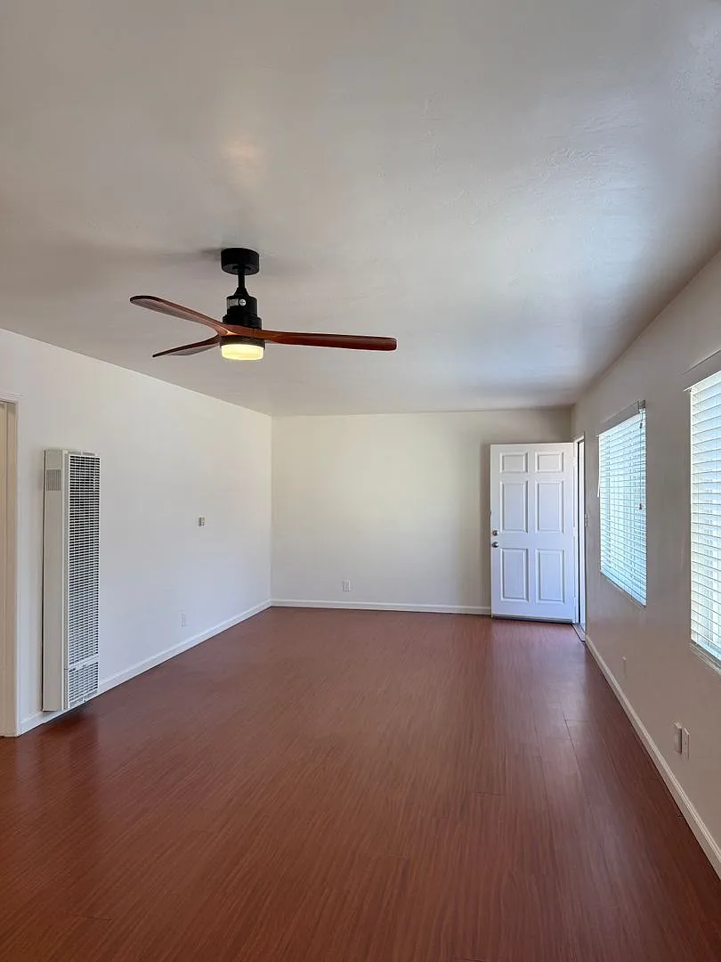 Charming 2BR/1BA Downstairs Unit with Private Yard in South Park — Photo 4