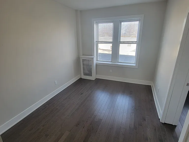 218 Duncan Ave #304 — Photo 2