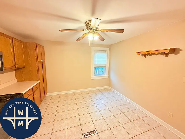 1720 N Astor St — Photo 10
