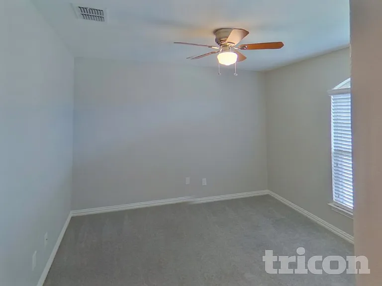 810 Silverbell St — Photo 10