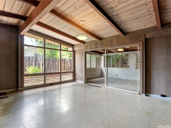 1625 Hoolehua St, Pearl City, HI 96782