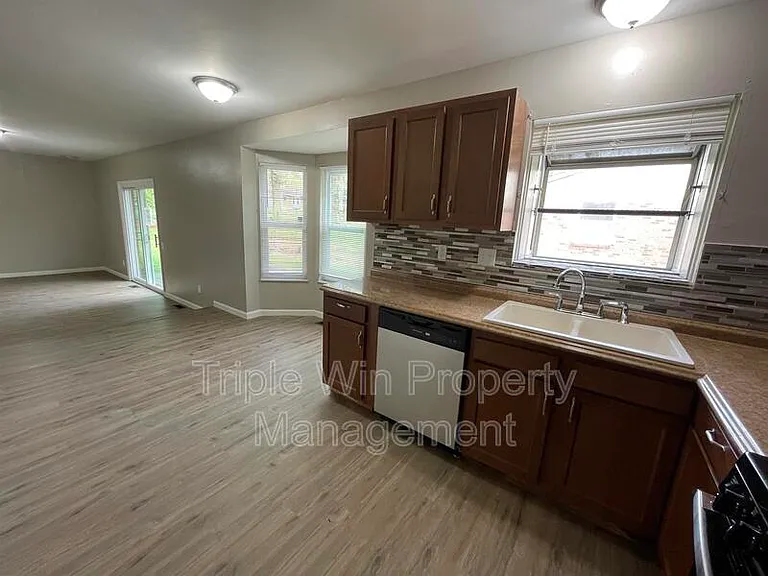 1725 Orletto Way — Photo 17