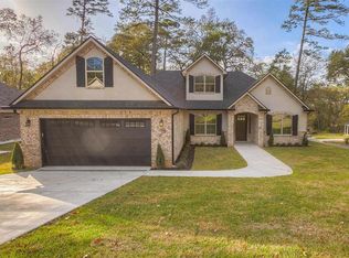 1700 E Lake Dr, Huntsville, TX 77340
