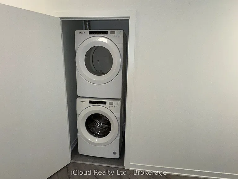 395 Dundas St W #417 — Photo 8