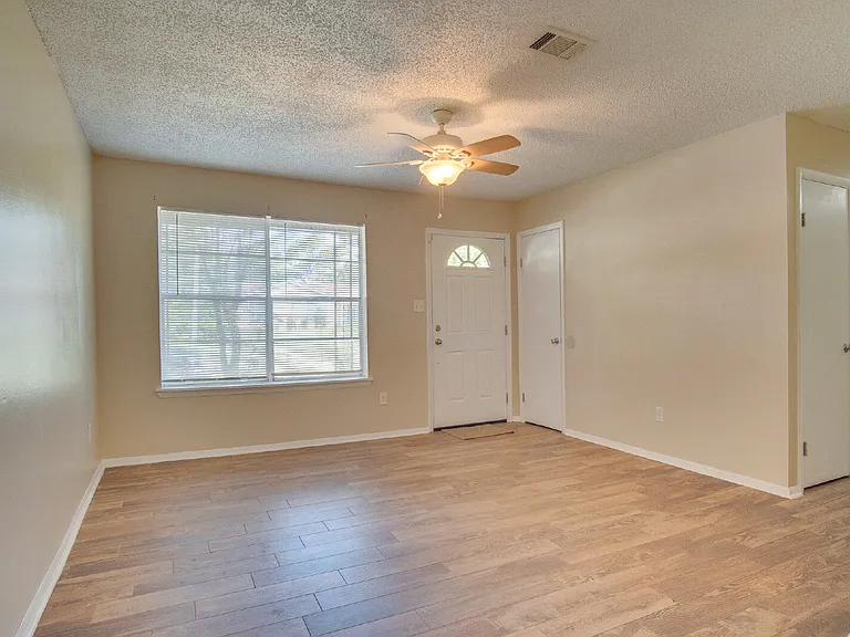 386 Quigley Rd — Photo 5