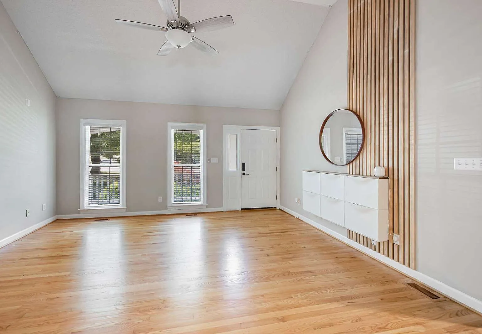 3 bed, 2.0 bath, 1392 sqft, $1,725 — Photo 4
