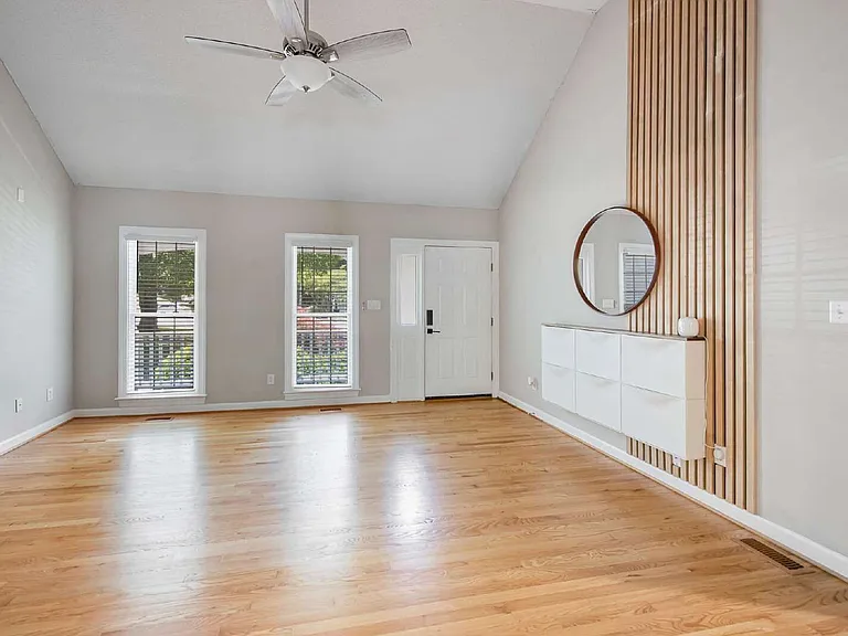 103 Tarpley Way — Photo 4