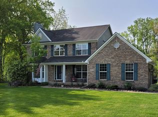 59591 Mary Ln, South Lyon, MI