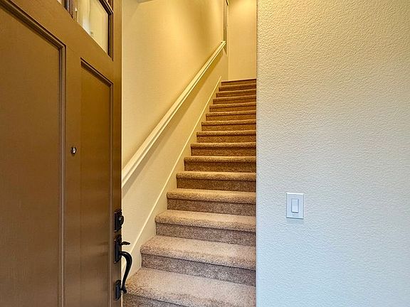 5th image of 2602 1st St Unit C