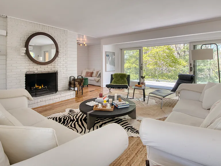 11 Woodhollow Dr — Photo 6