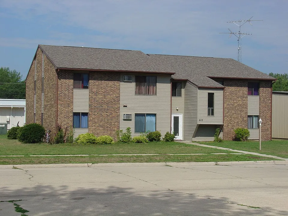 Riverwood Apartments