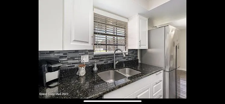 1300 Arlington Ln NE #116 — Photo 5