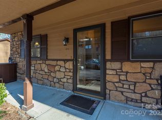 104 View De Lake Dr, Etowah, NC 28729