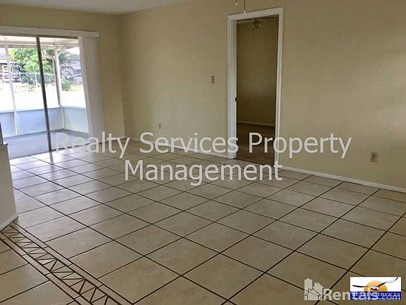3rd image of 1417 Caywood Cir S